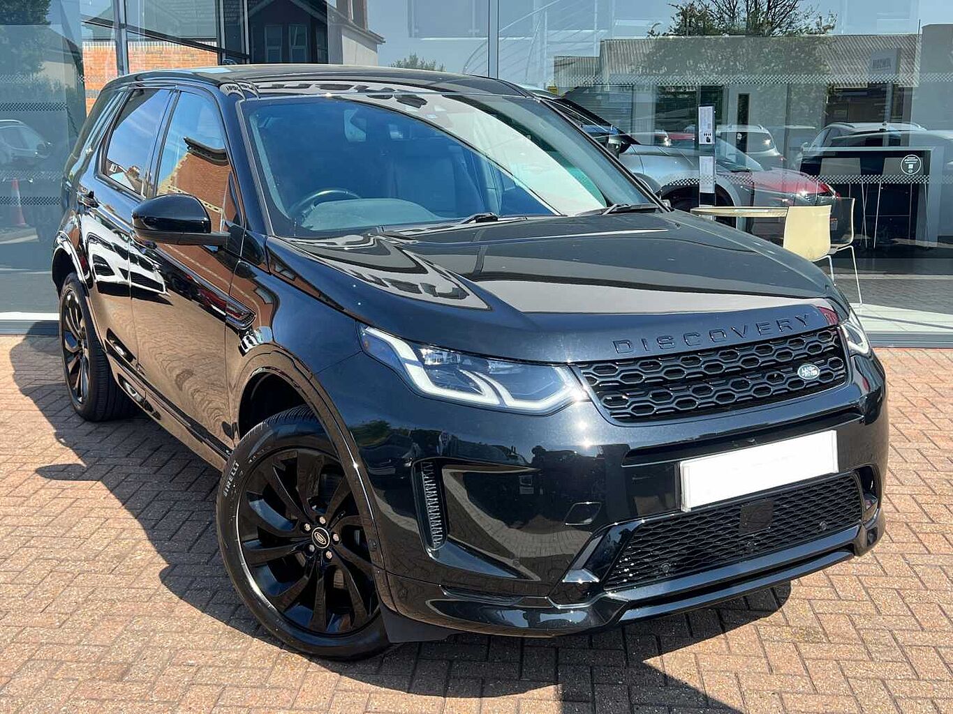 Main listing image - Land Rover Discovery Sport