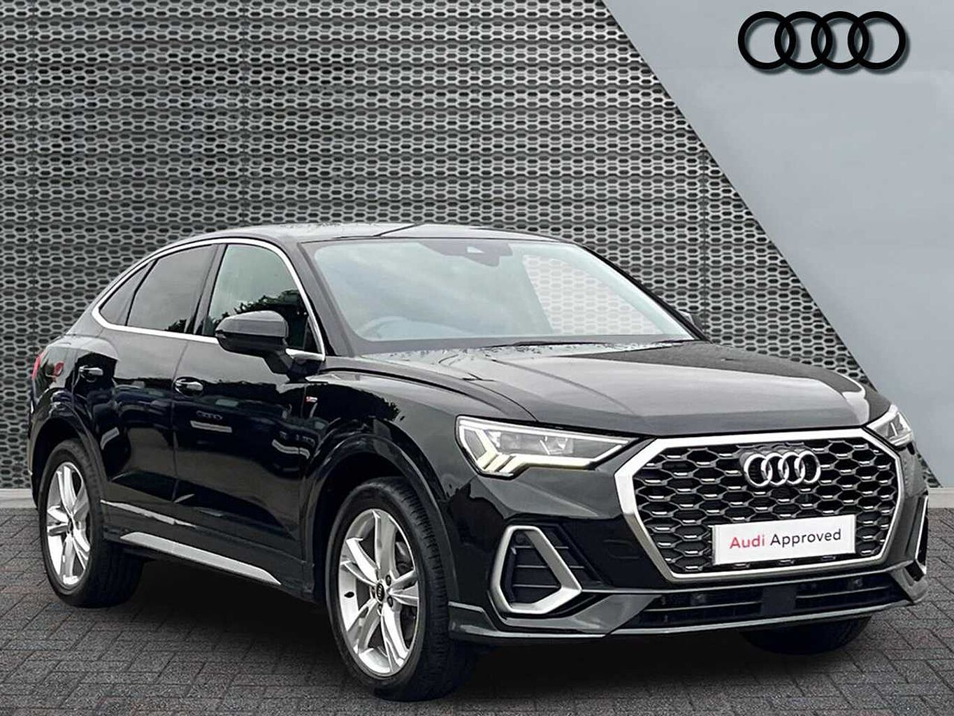 Main listing image - Audi Q3