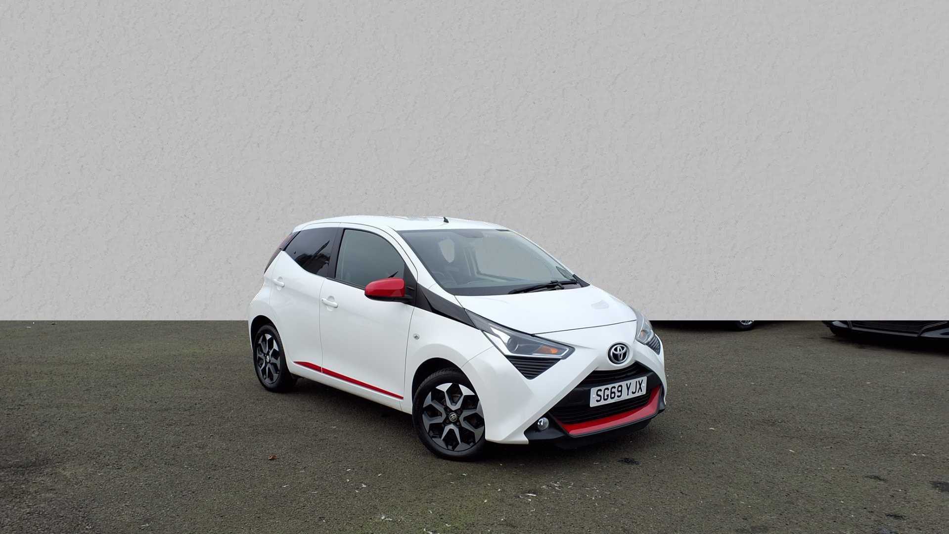 Main listing image - Toyota Aygo