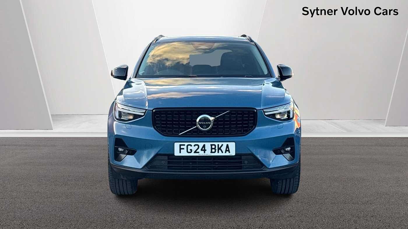 Main listing image - Volvo XC40