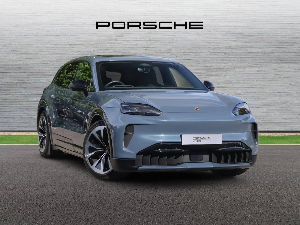 Main listing image - Porsche Cayenne Electric
