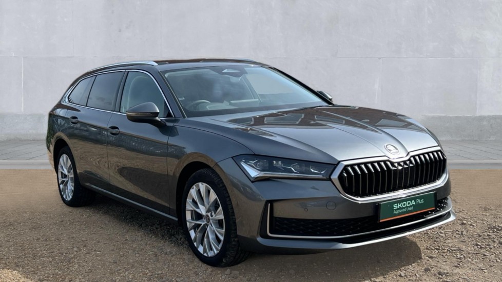 Main listing image - Skoda Superb Estate