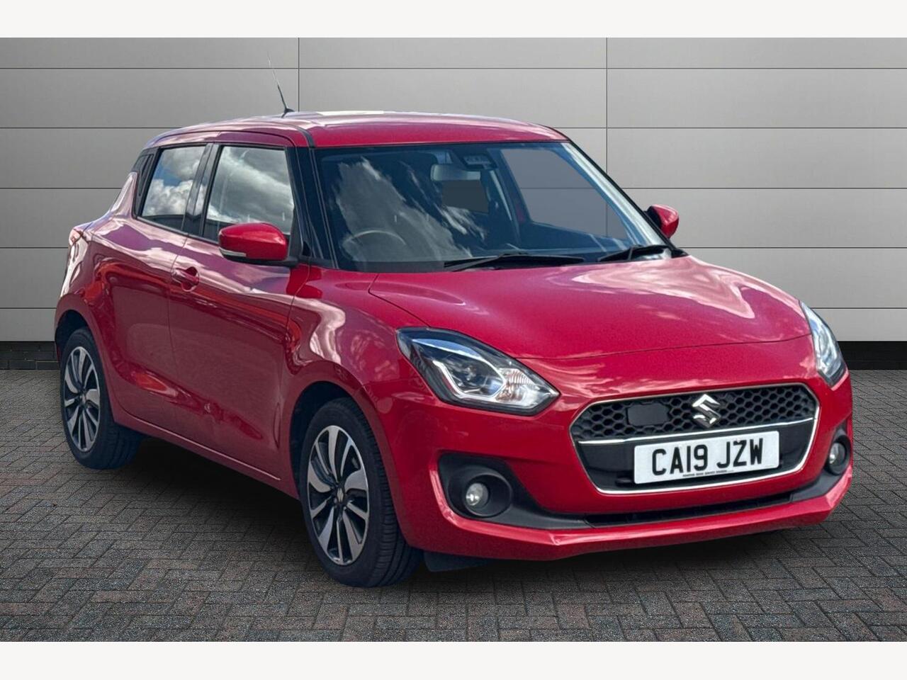 Main listing image - Suzuki Swift