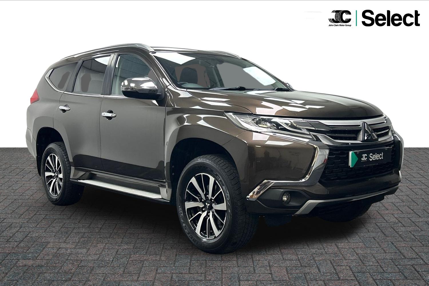 Main listing image - Mitsubishi Shogun Sport