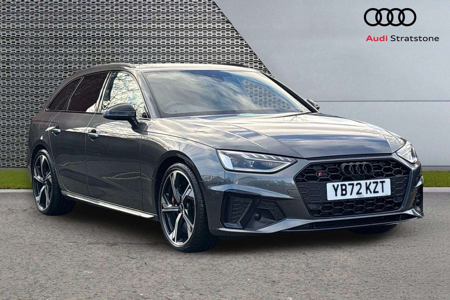 Main listing image - Audi S4