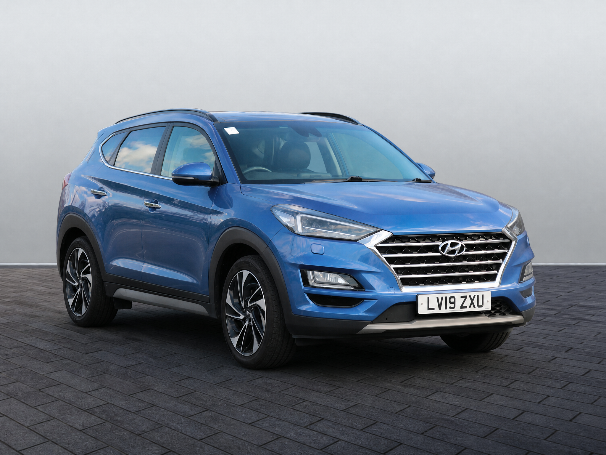 Main listing image - Hyundai Tucson