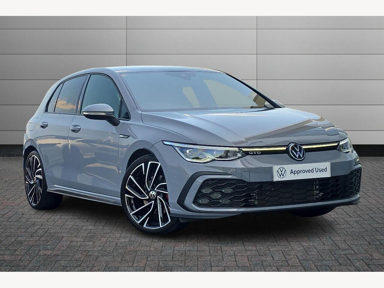 Main listing image - Volkswagen Golf