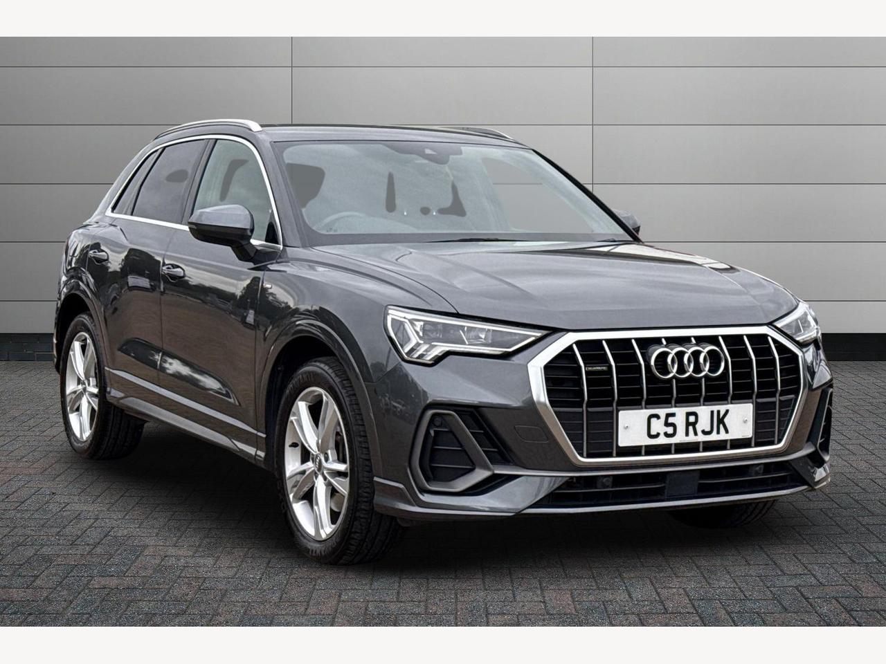 Main listing image - Audi Q3