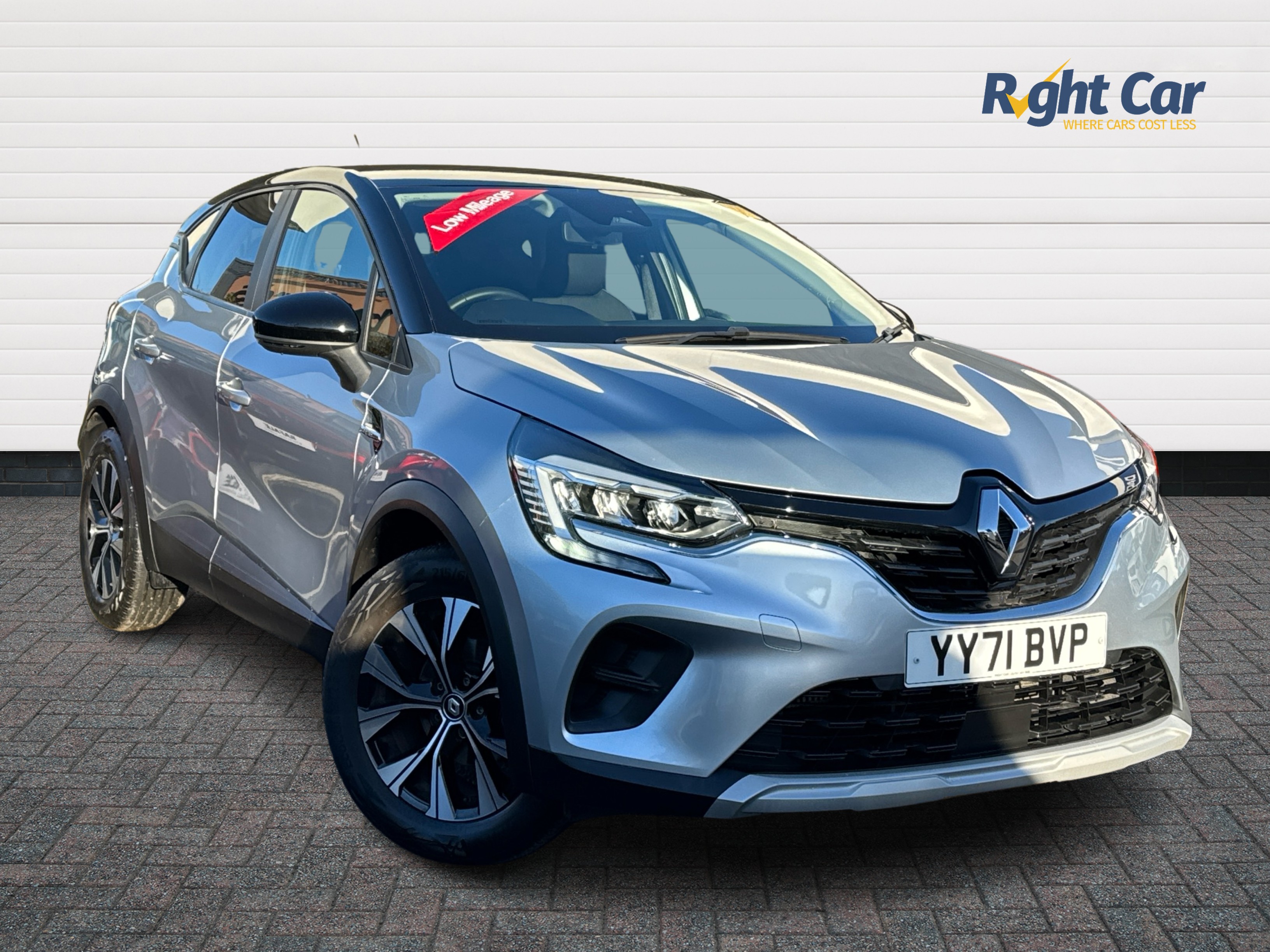 Main listing image - Renault Captur