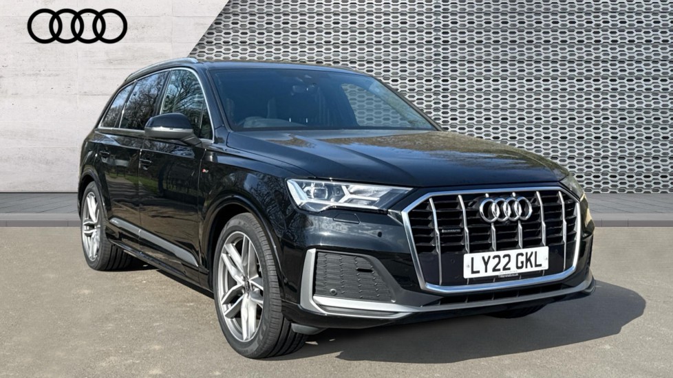 Main listing image - Audi Q7