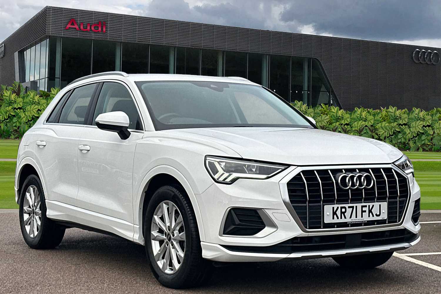 Main listing image - Audi Q3