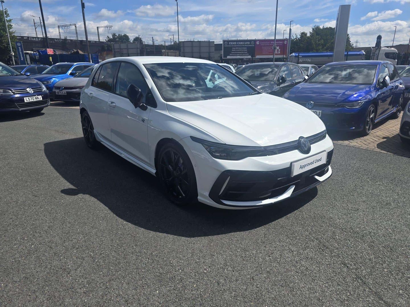 Main listing image - Volkswagen Golf