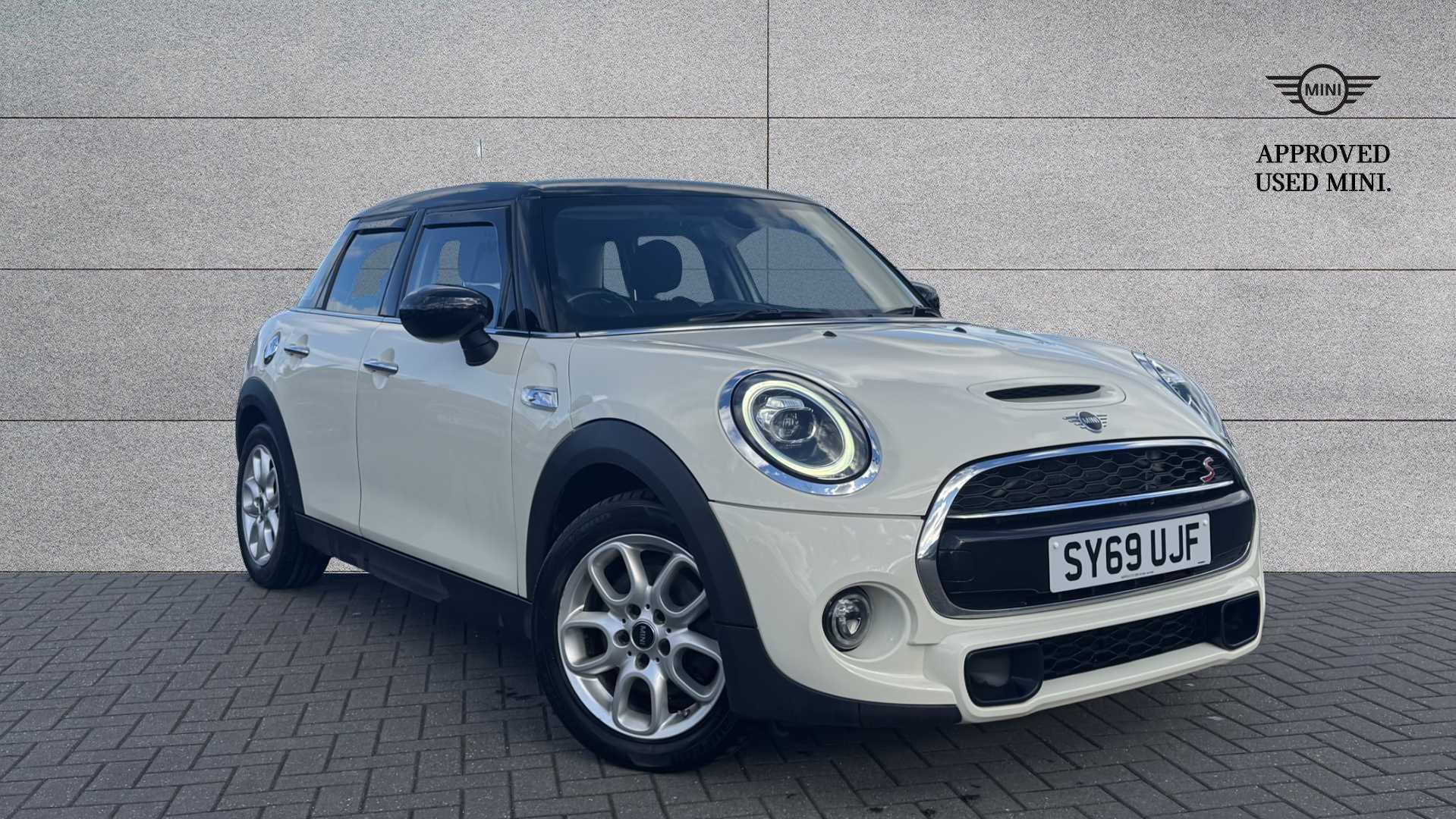 Main listing image - MINI Hatchback 5dr