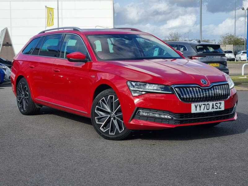 Main listing image - Skoda Superb Estate