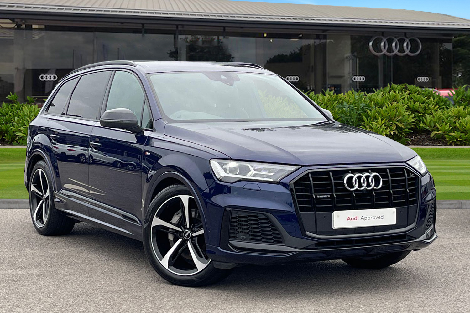 Main listing image - Audi Q7