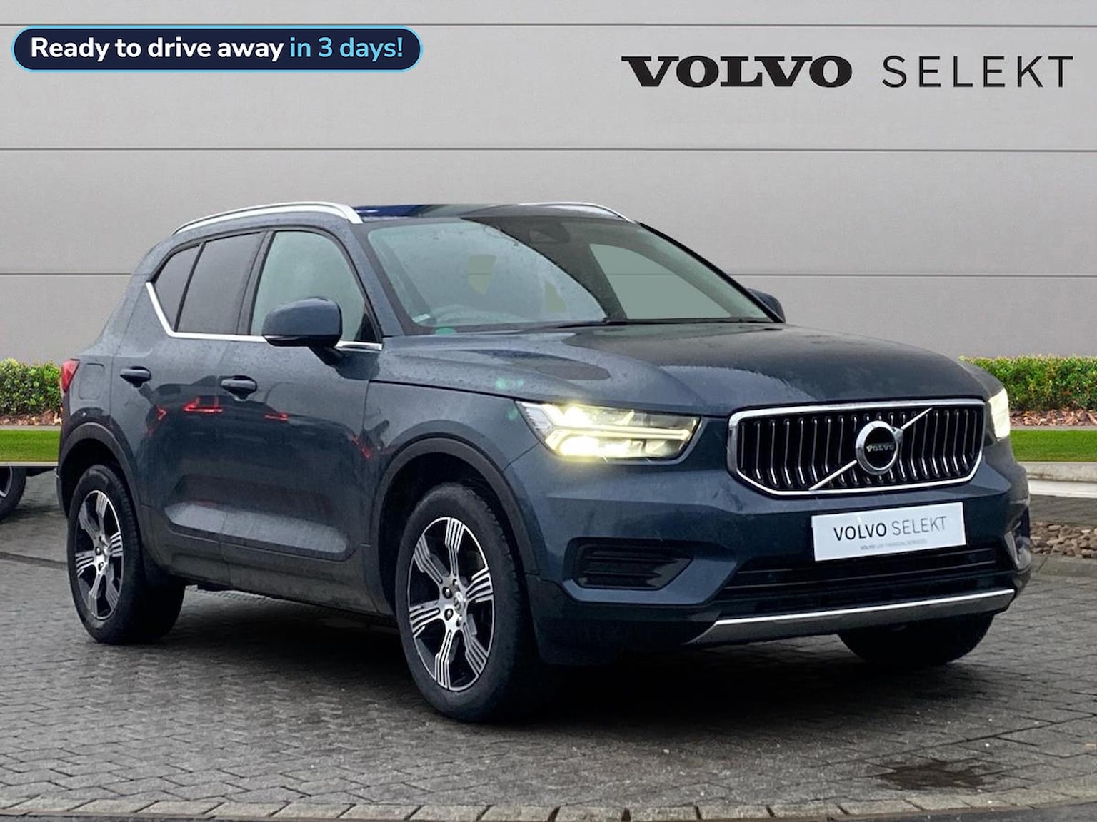 Main listing image - Volvo XC40