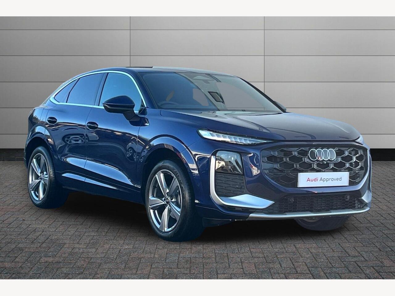 Main listing image - Audi Q3