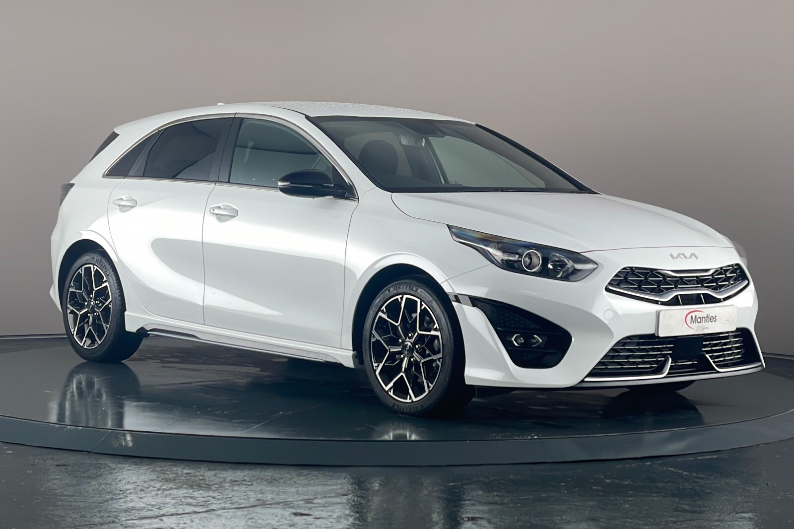 Main listing image - Kia Ceed