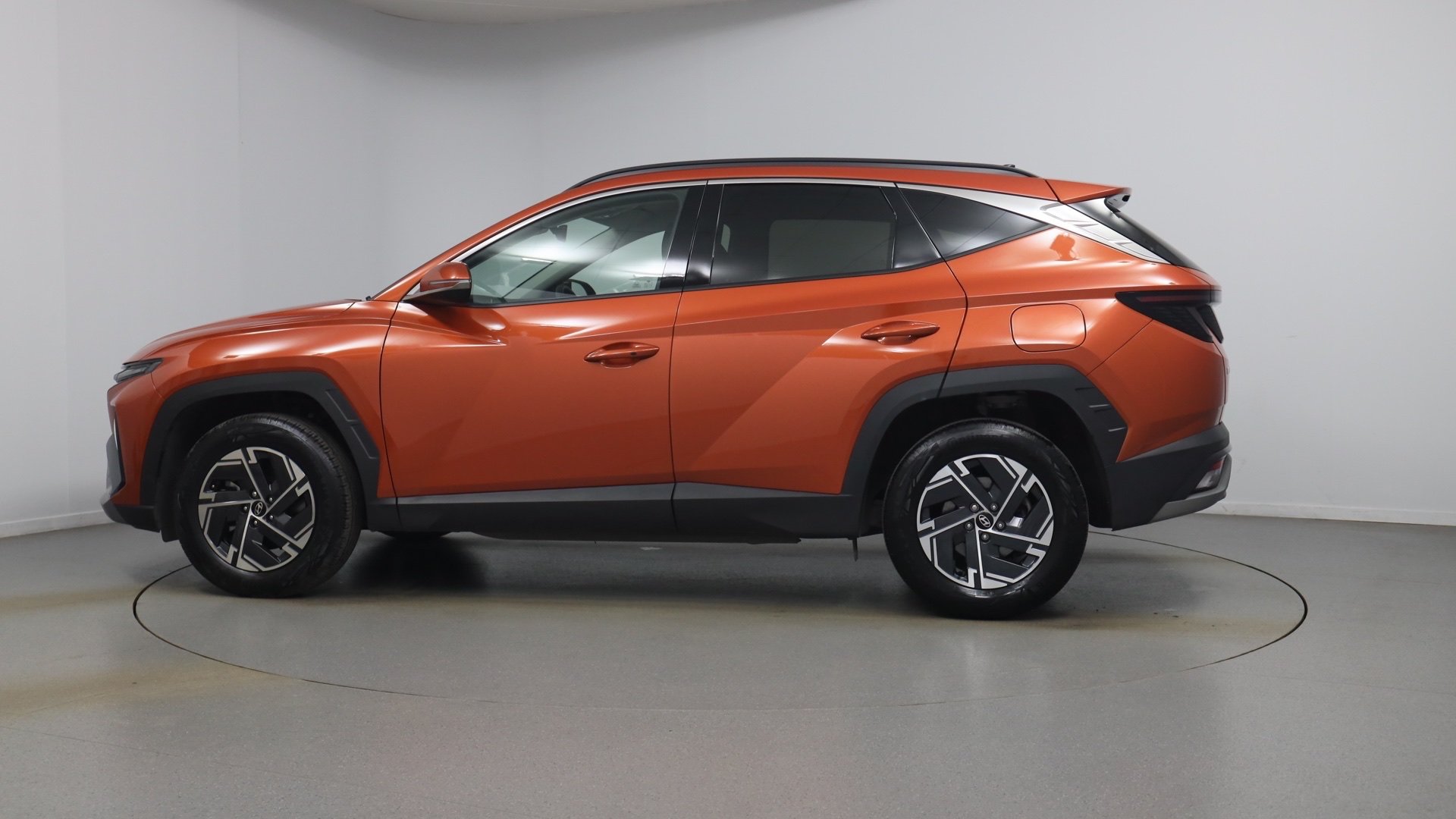 Main listing image - Hyundai Tucson