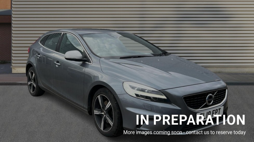 Main listing image - Volvo V40