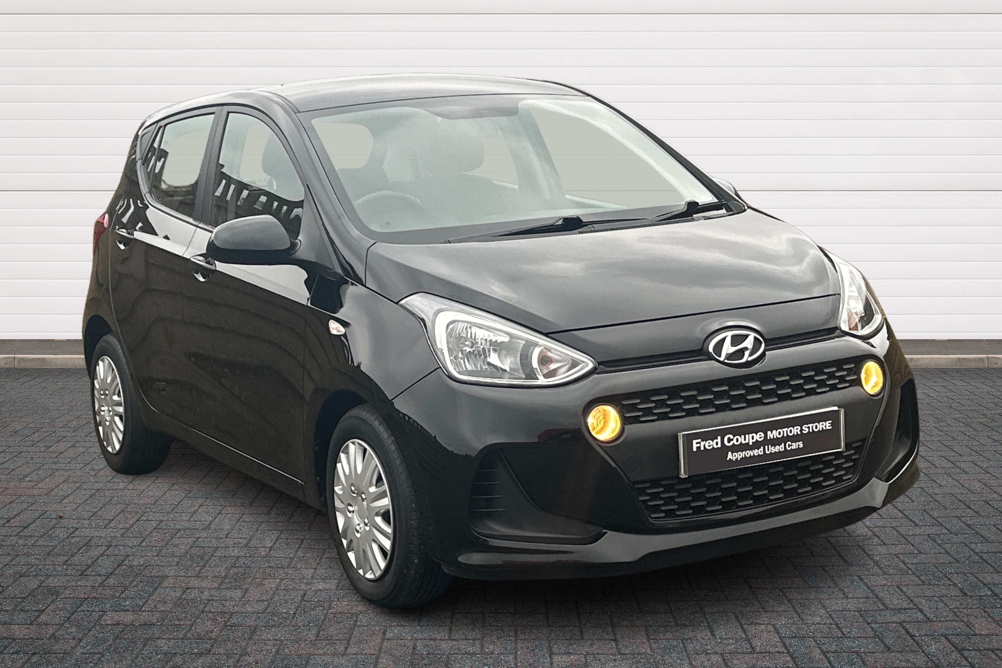 Main listing image - Hyundai i10