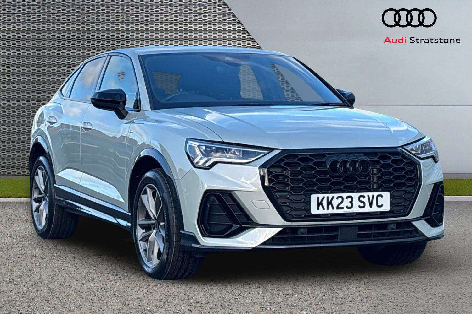 Main listing image - Audi Q3