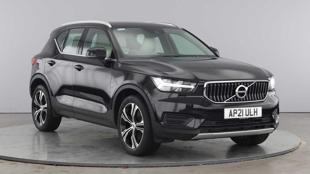 Main listing image - Volvo XC40 Recharge