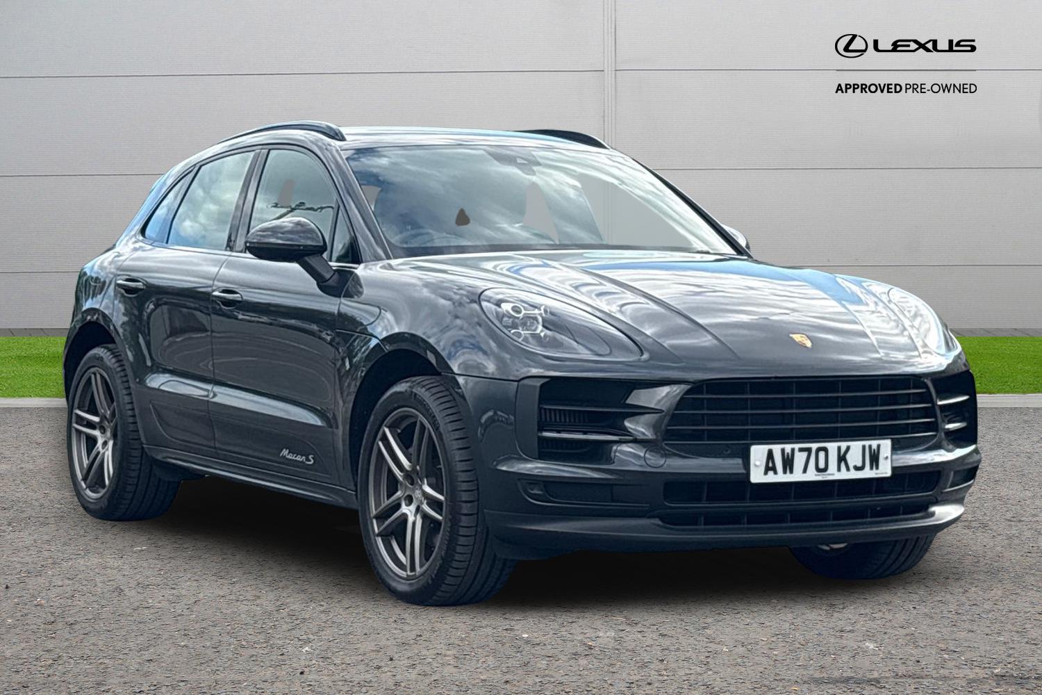Main listing image - Porsche Macan