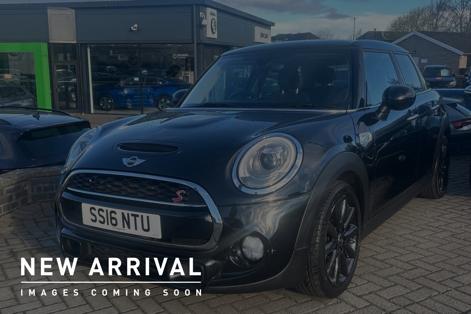 Main listing image - MINI Hatchback 5dr