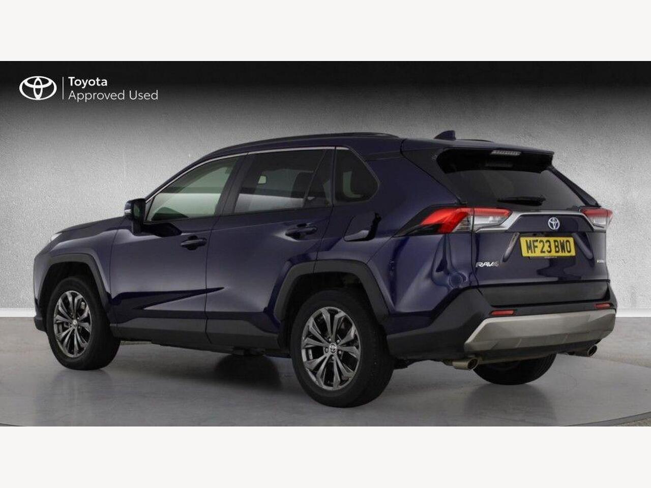 Main listing image - Toyota RAV4