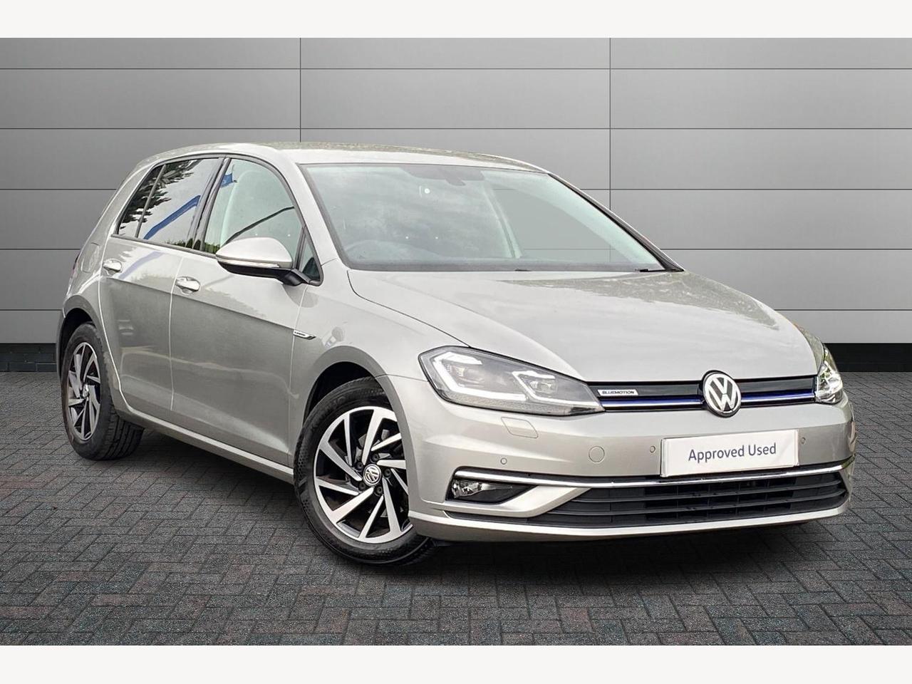 Main listing image - Volkswagen Golf