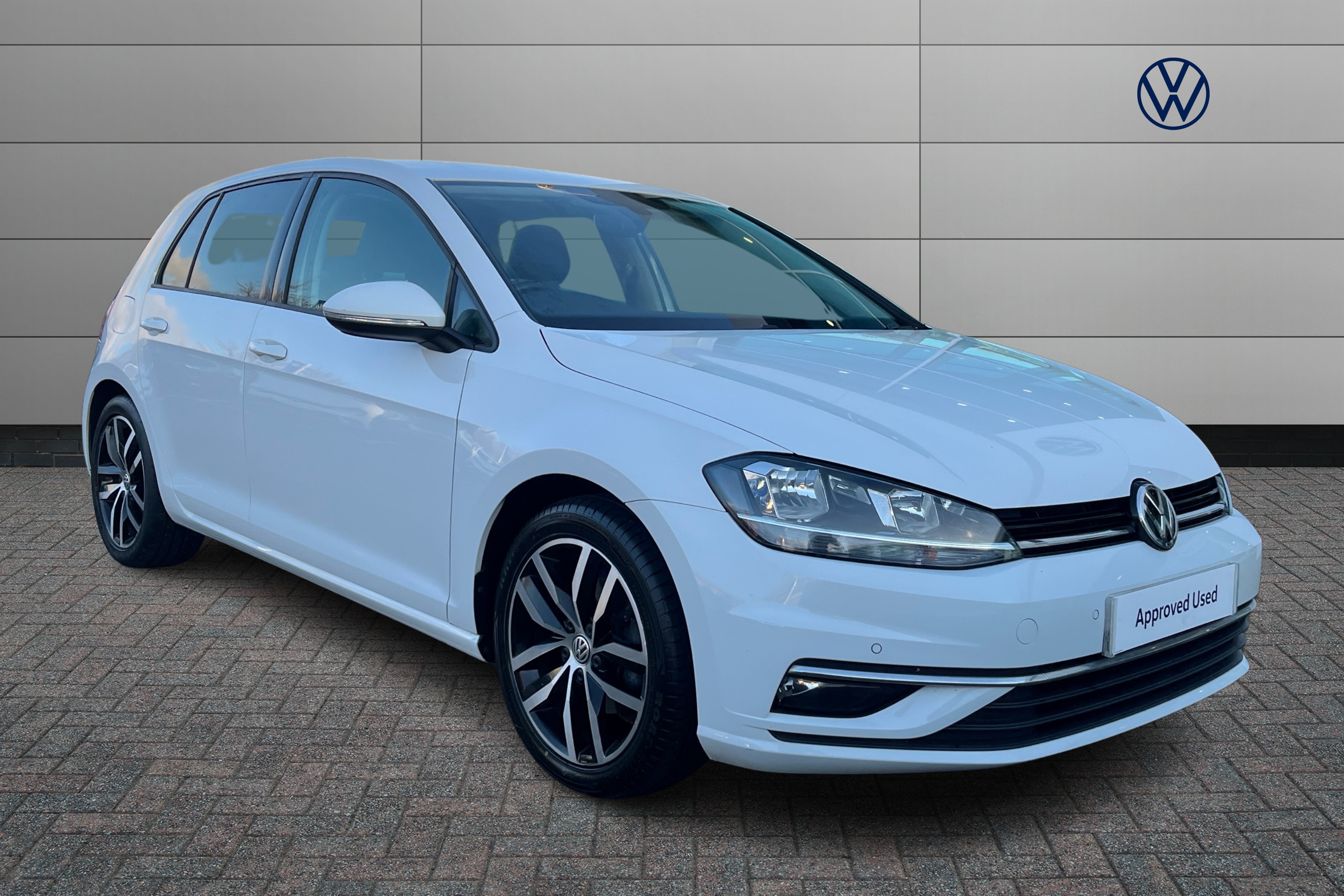 Main listing image - Volkswagen Golf