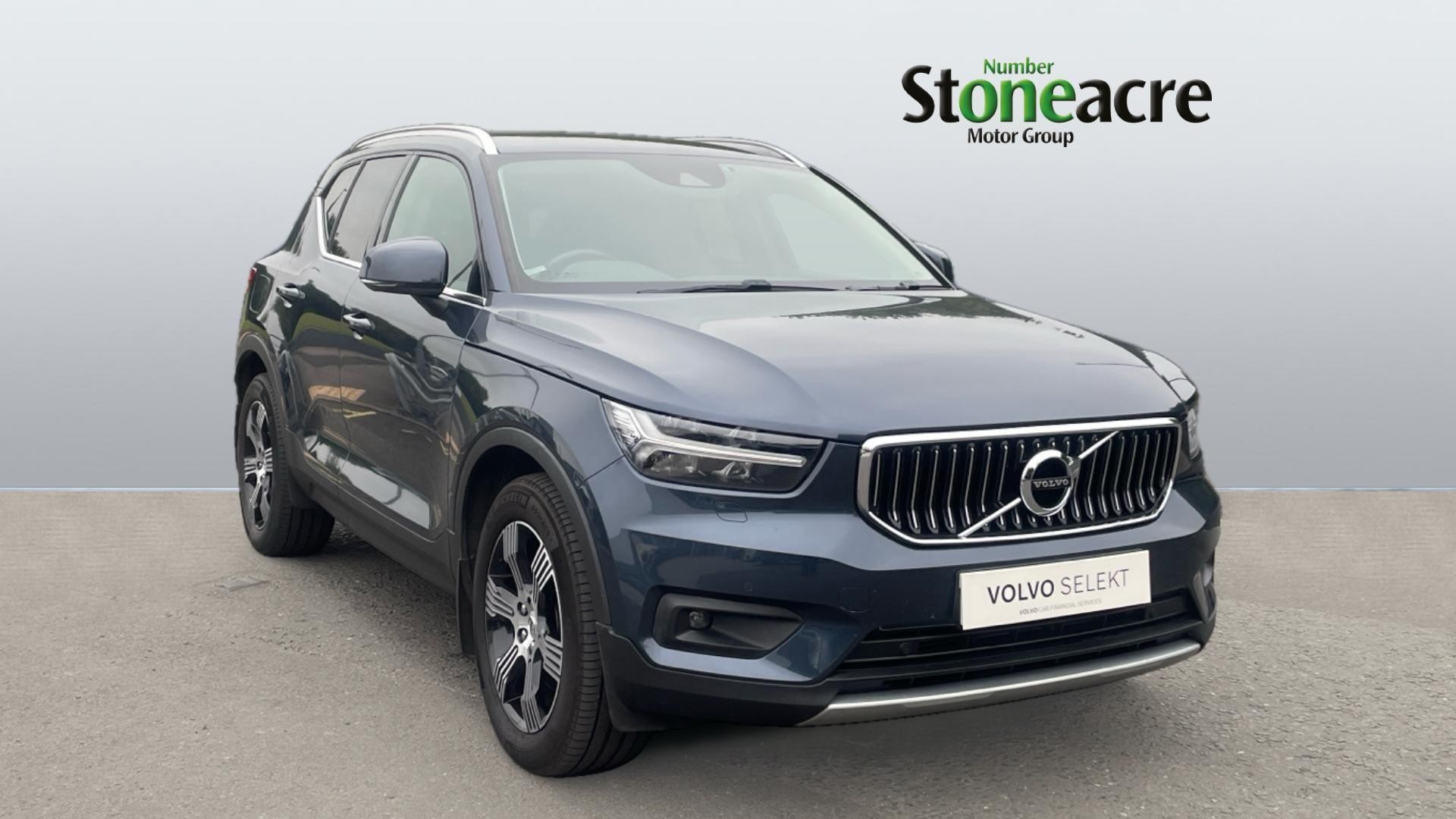 Main listing image - Volvo XC40