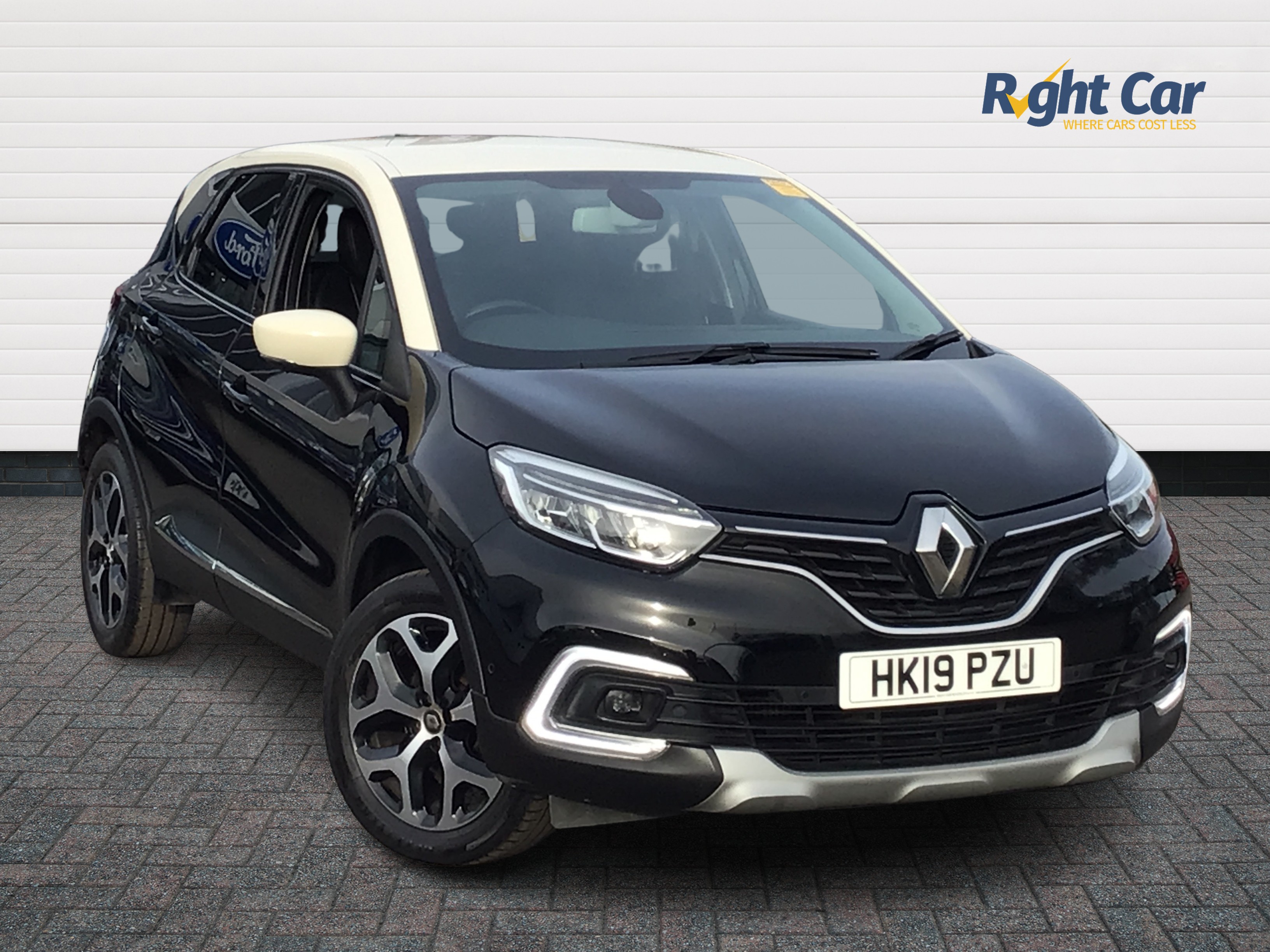 Main listing image - Renault Captur