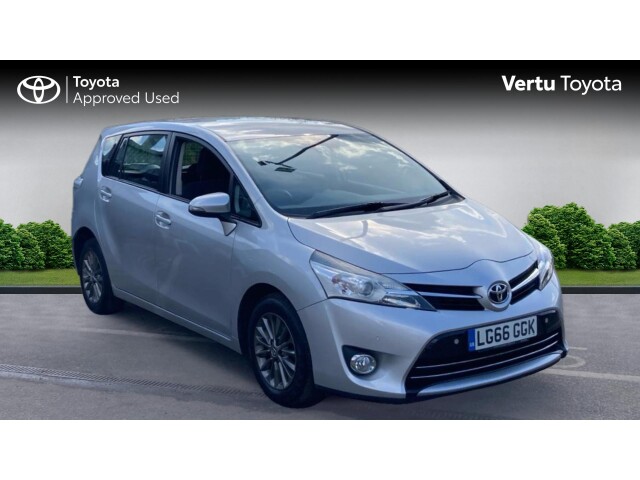 Main listing image - Toyota Verso