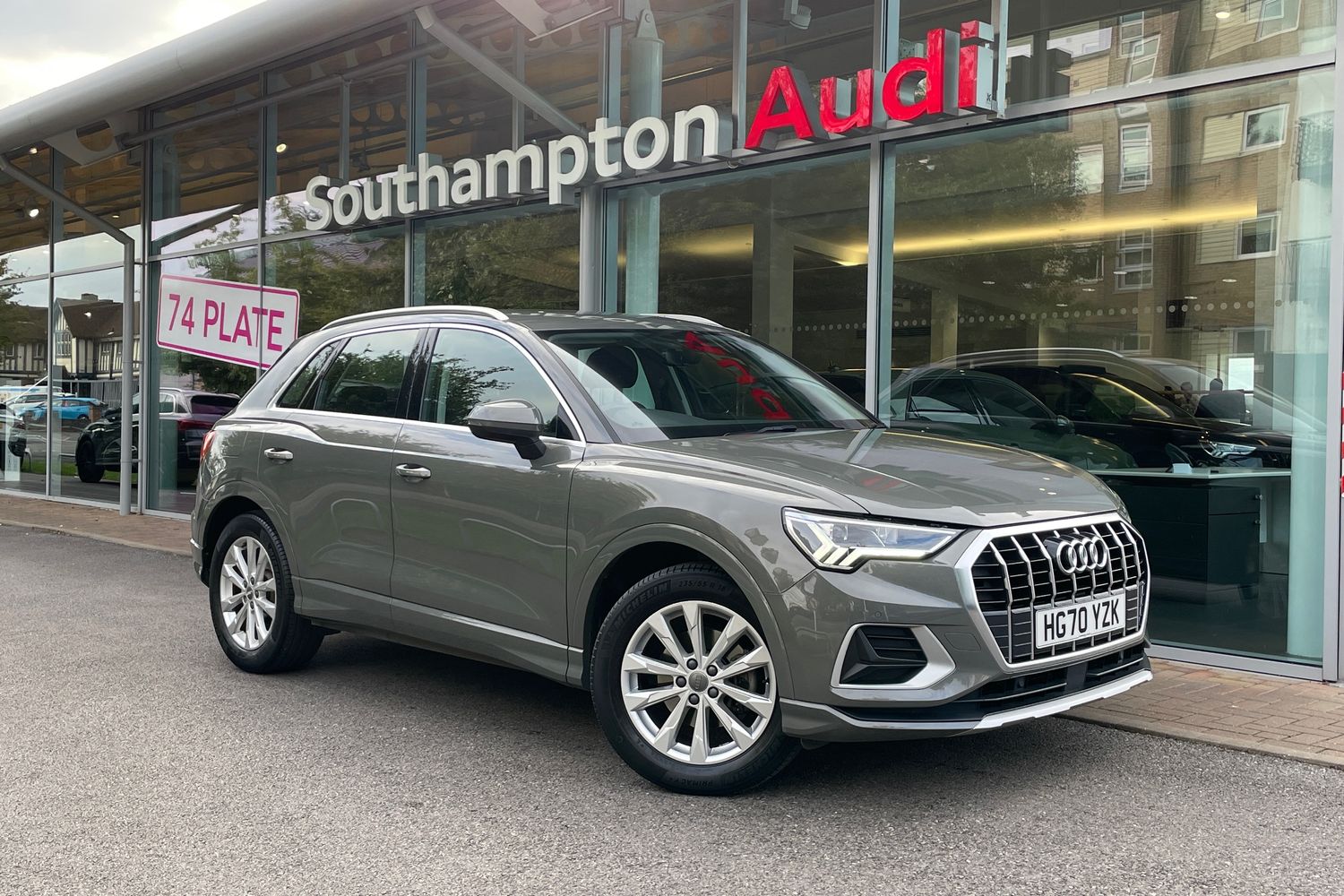 Main listing image - Audi Q3