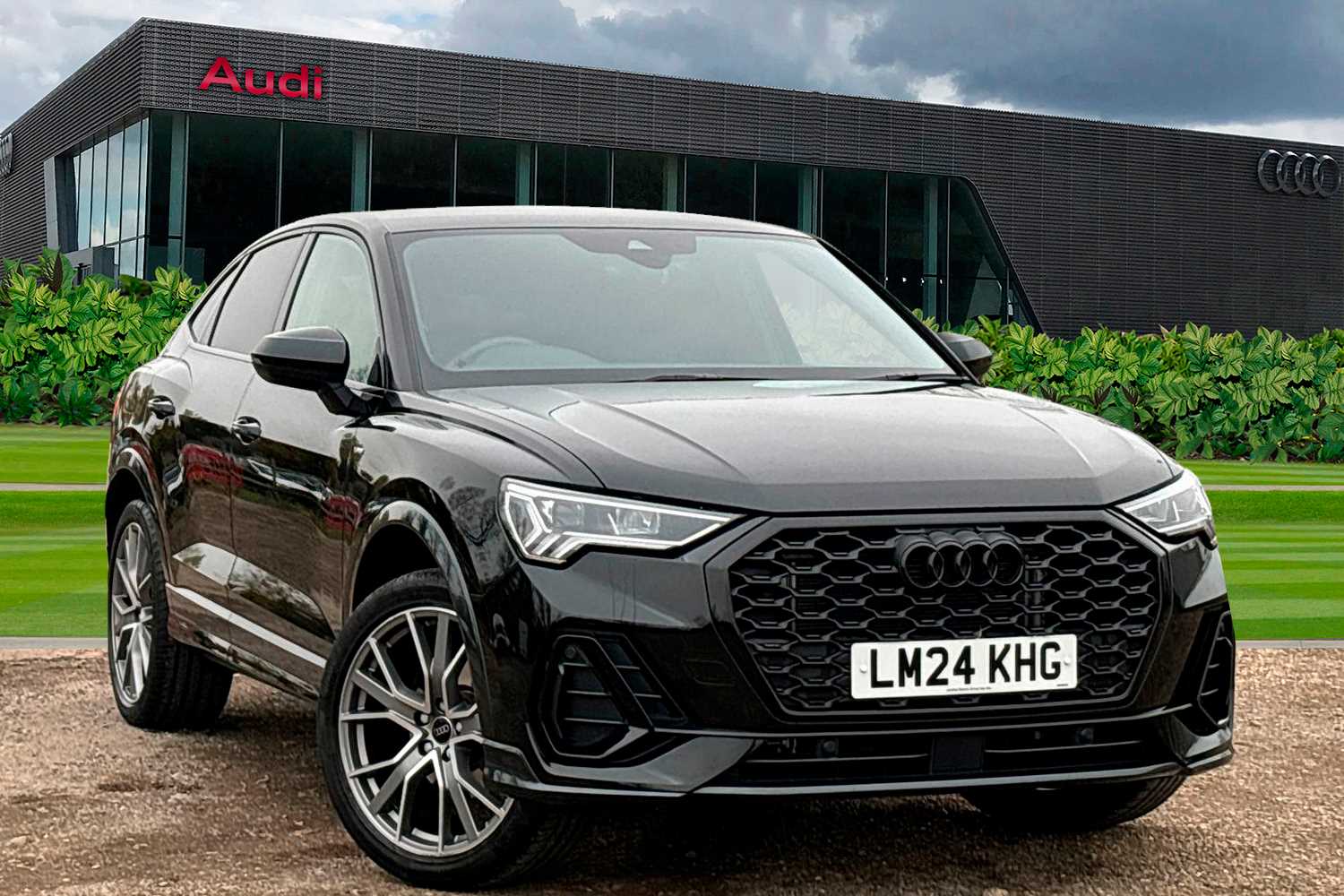 Main listing image - Audi Q3