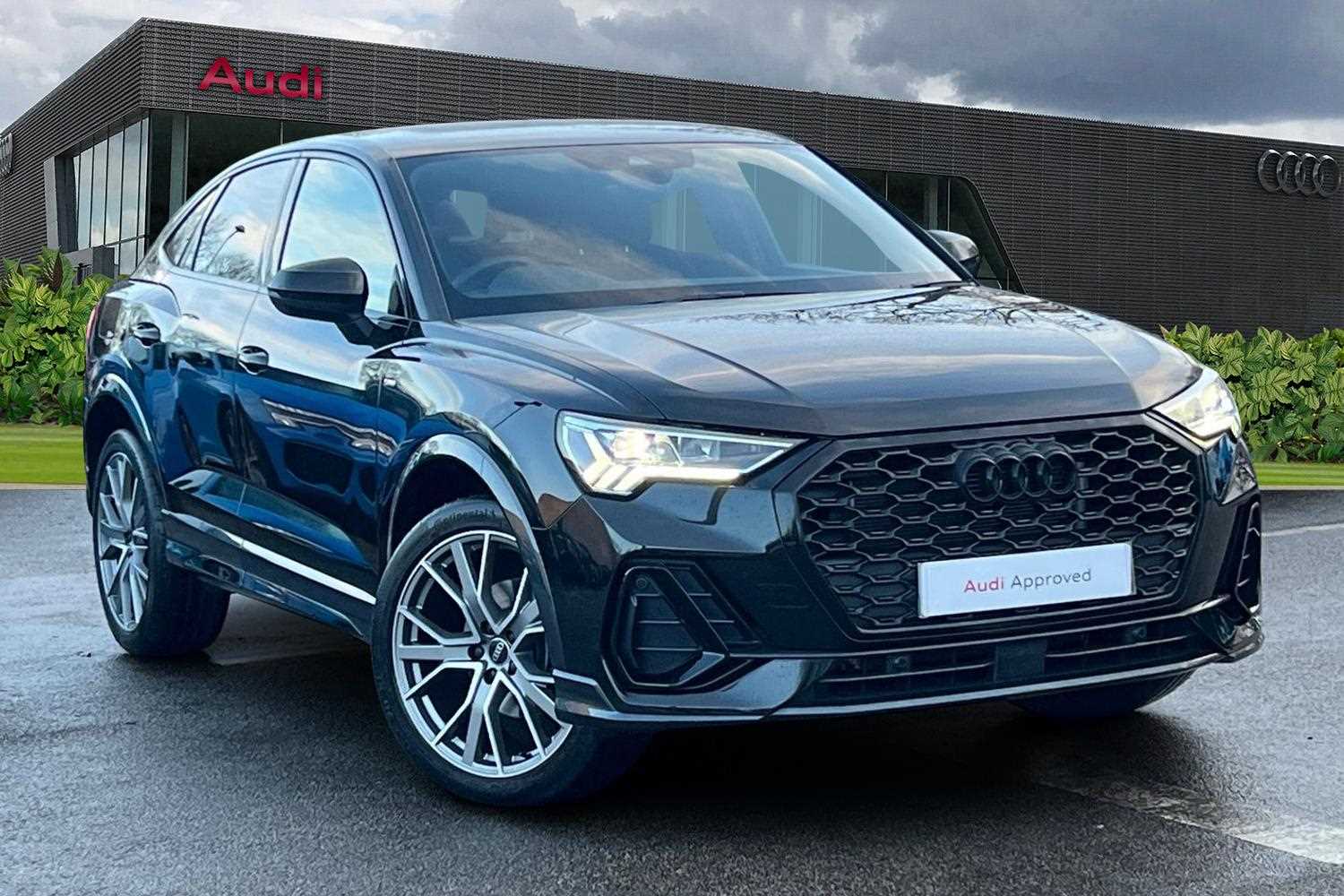 Main listing image - Audi Q3