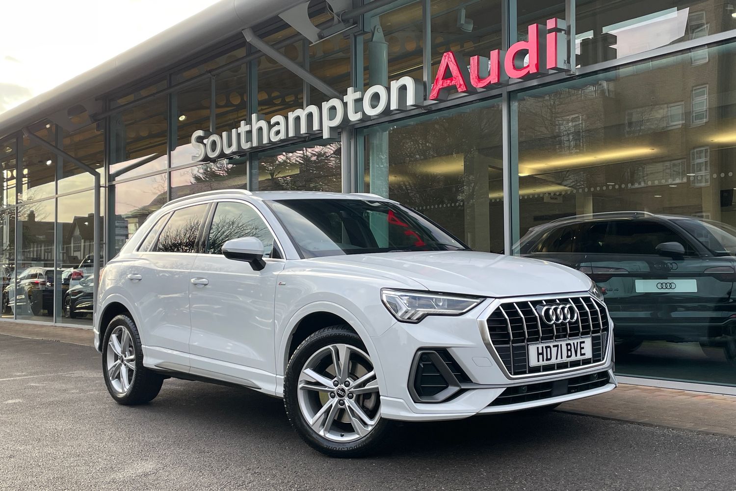 Main listing image - Audi Q3