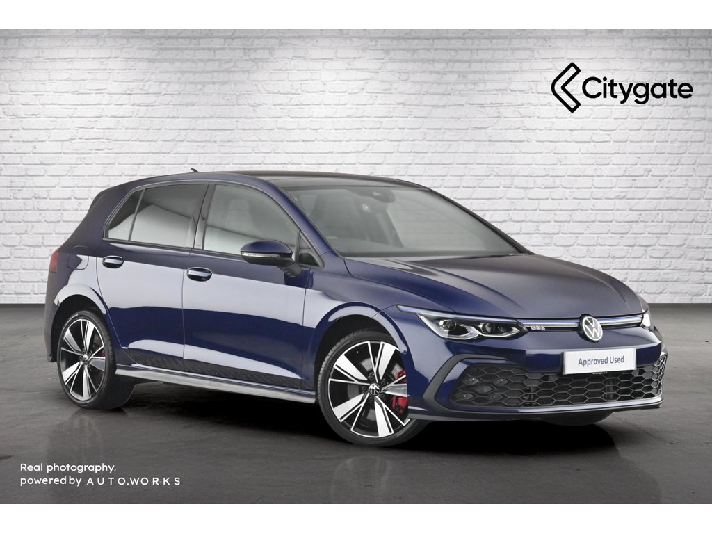 Main listing image - Volkswagen Golf