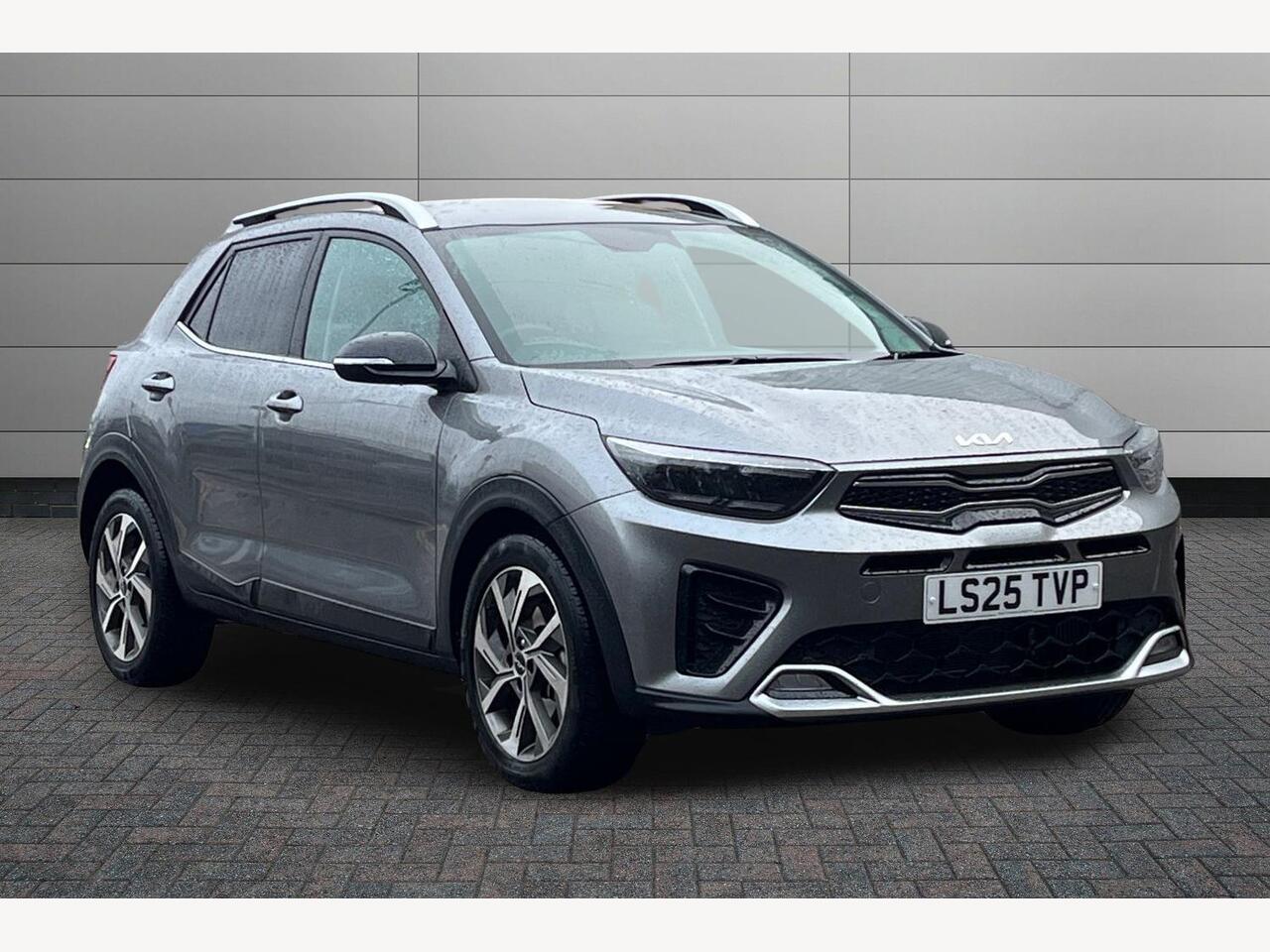 Main listing image - Kia Stonic