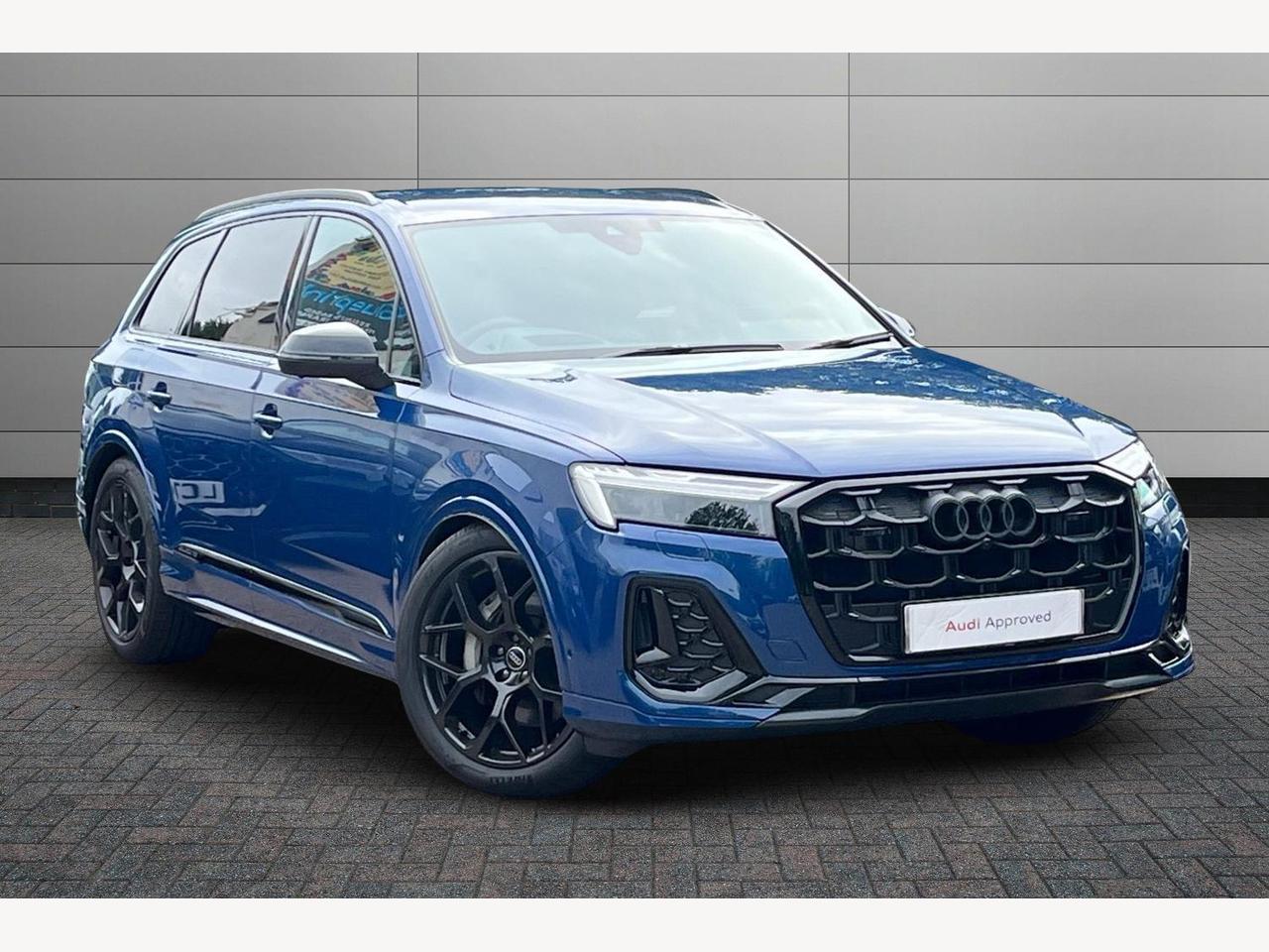 Main listing image - Audi Q7