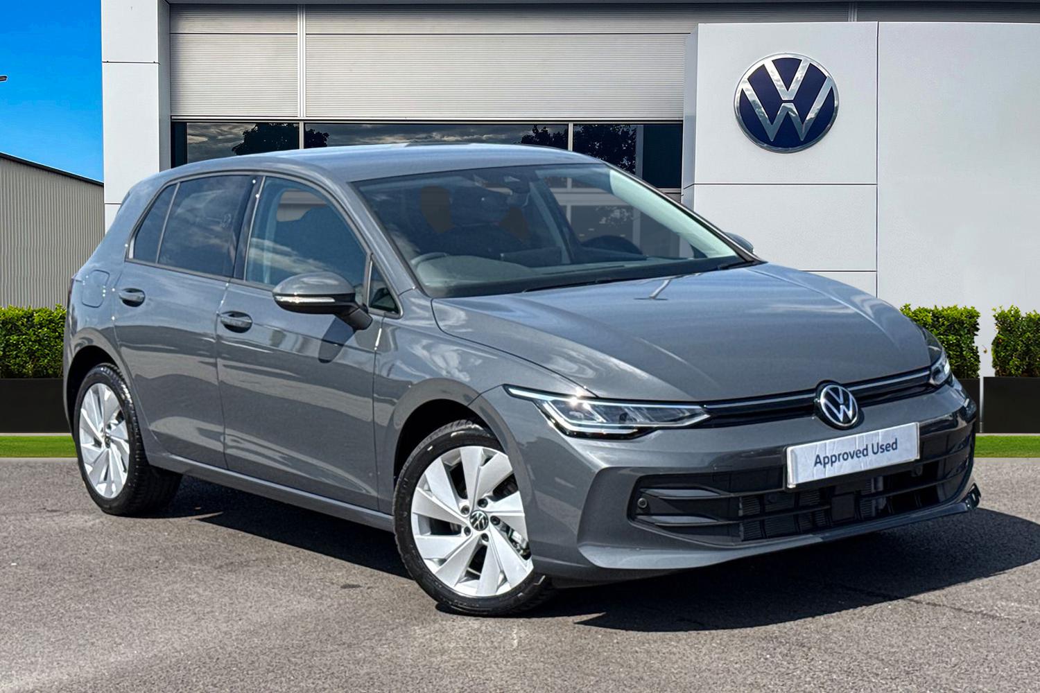 Main listing image - Volkswagen Golf