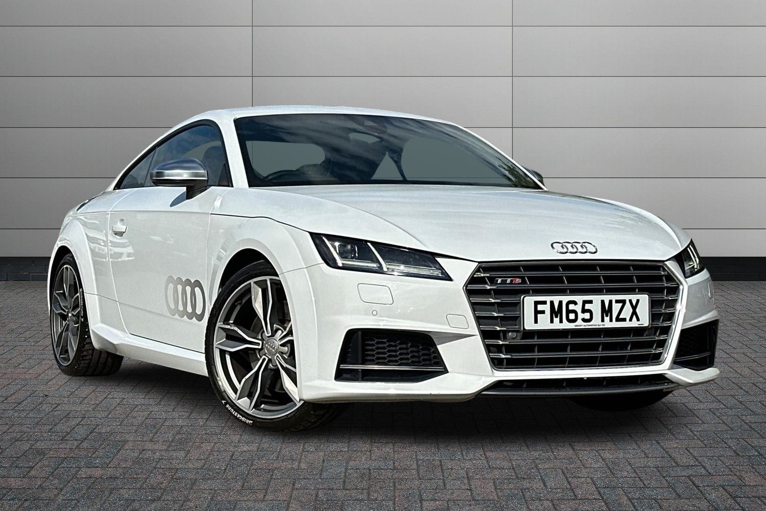 Main listing image - Audi TT S