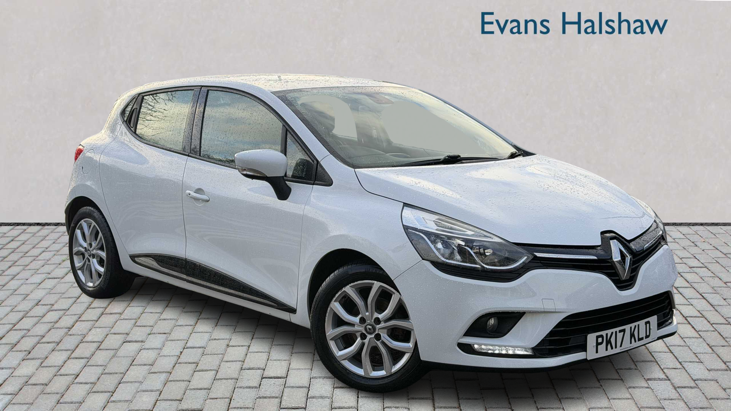 Main listing image - Renault Clio