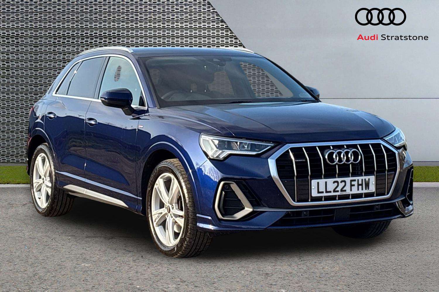 Main listing image - Audi Q3