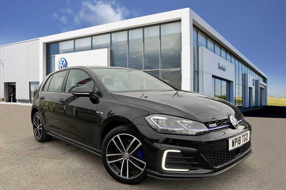 Main listing image - Volkswagen Golf