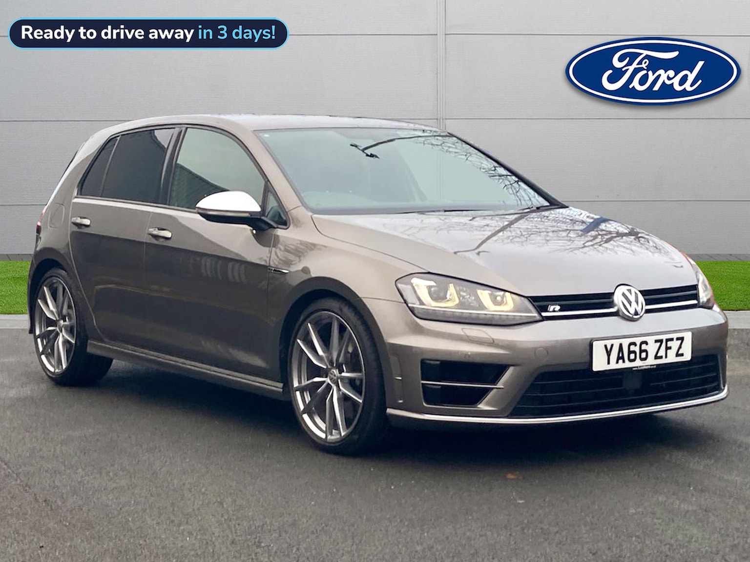 Main listing image - Volkswagen Golf R