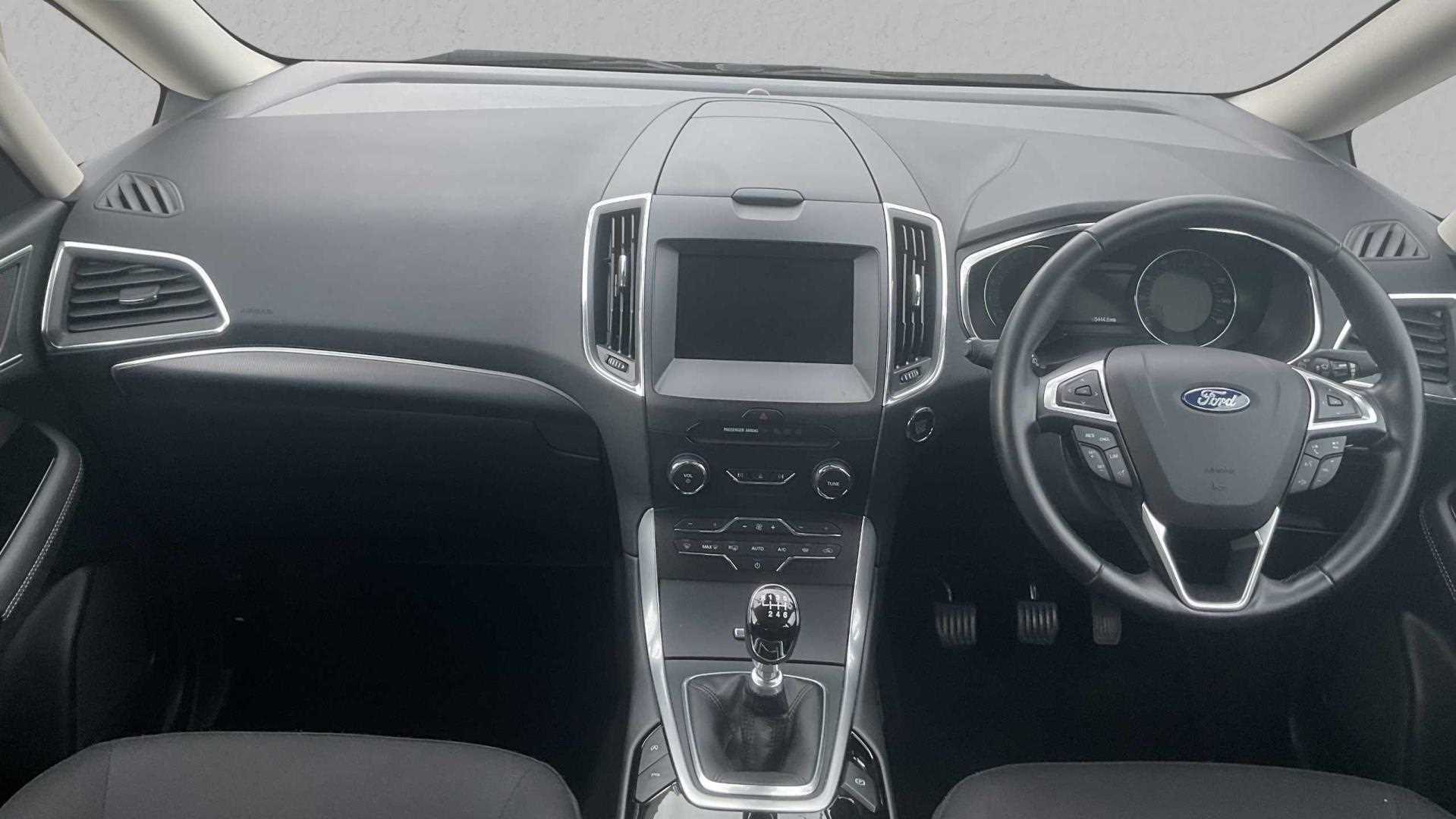 Main listing image - Ford Galaxy