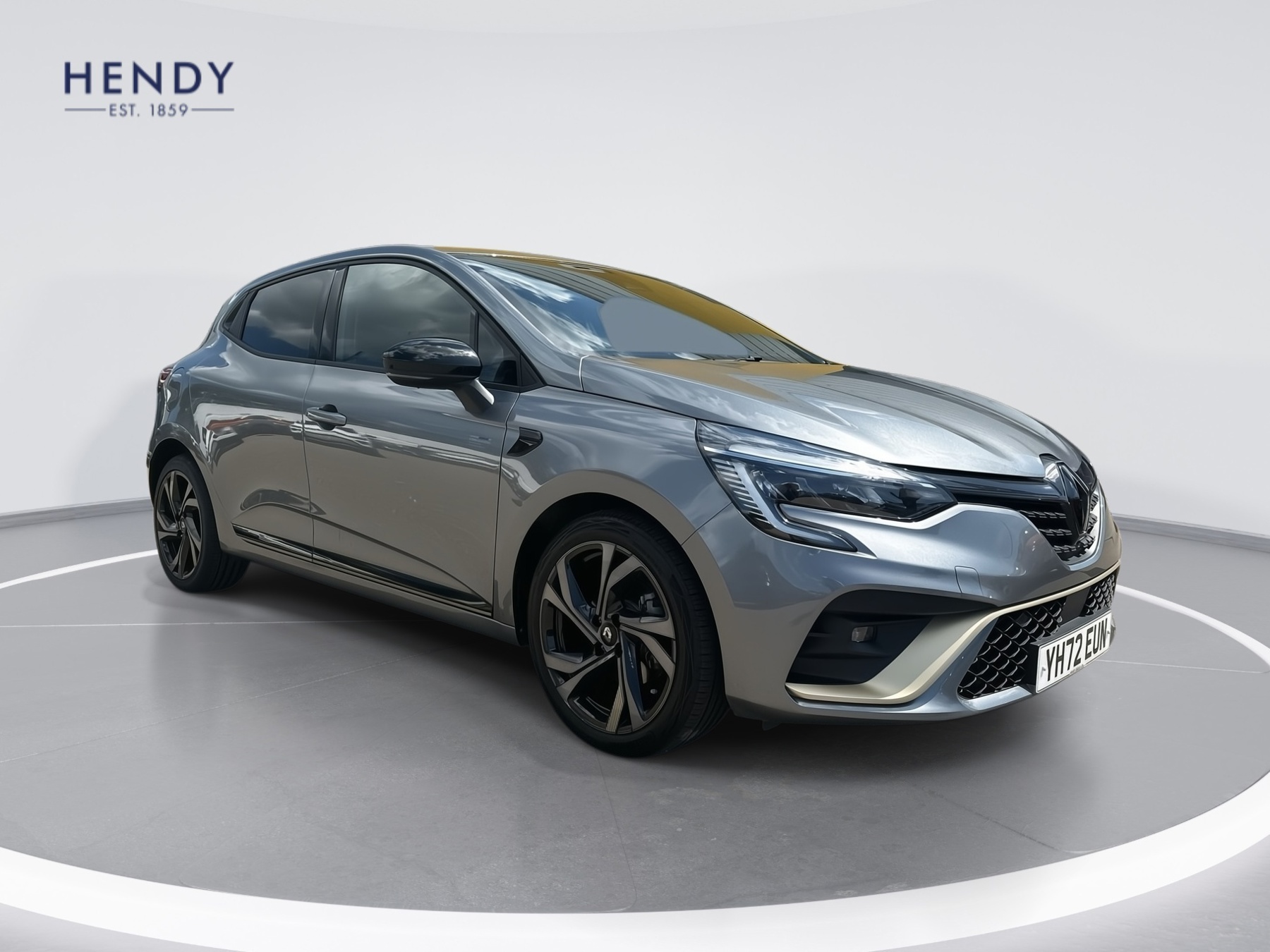 Main listing image - Renault Clio